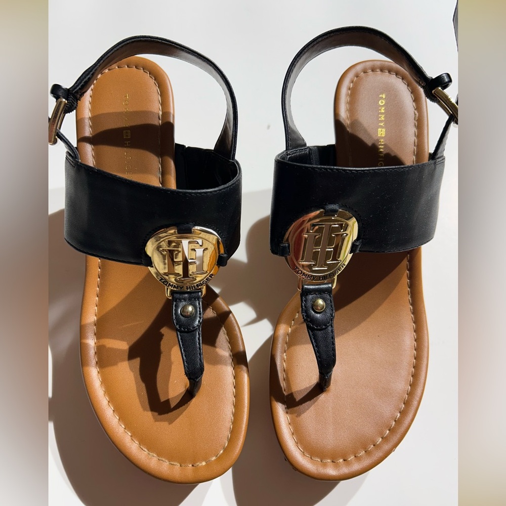 Tommy Hilfiger Manne Women Black
Cork Wedge Thong Sandals TH Logo Size 7.5